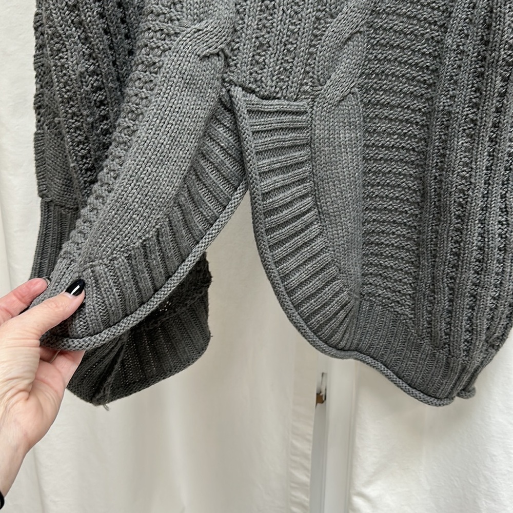 Alya grey cardigan sweater.  Size large - Picture 4 of 4